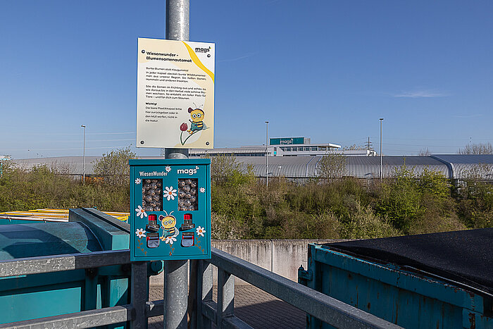 Die Wertstoffhöfe Heidgesberg und Luisental haben jetzt einen Blumensamenautomaten.